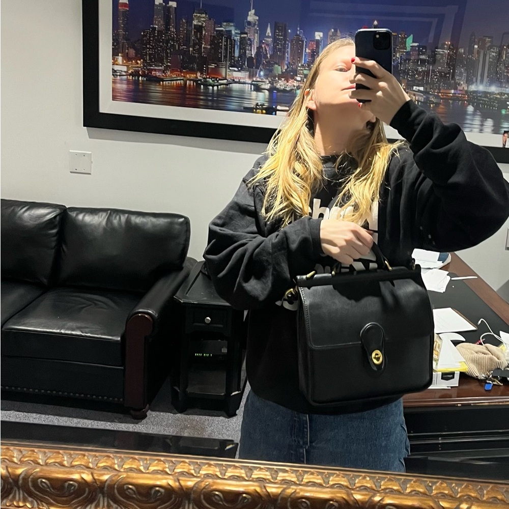 Vintage Coach Willis 9927 -black with Gold Hardware - Picture 11 of 13